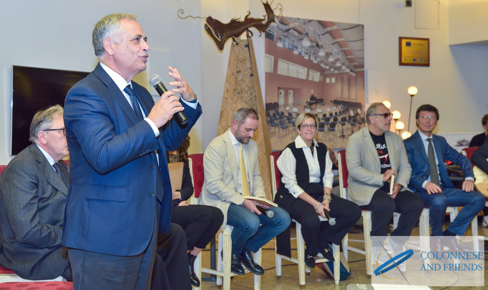 foto della presentazione del libro Antonio de Curtis, Il Principe Poeta