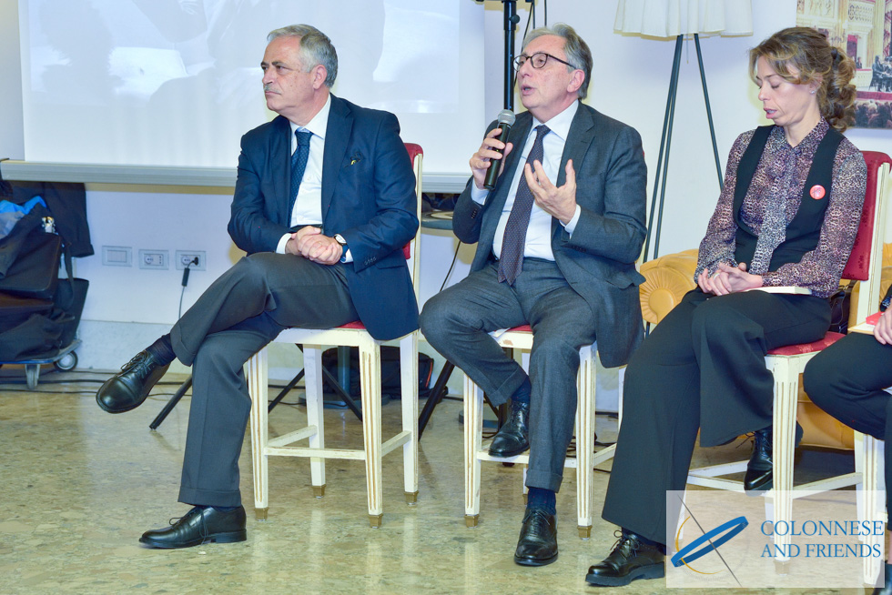 foto della presentazione del libro Antonio de Curtis, Il Principe Poeta