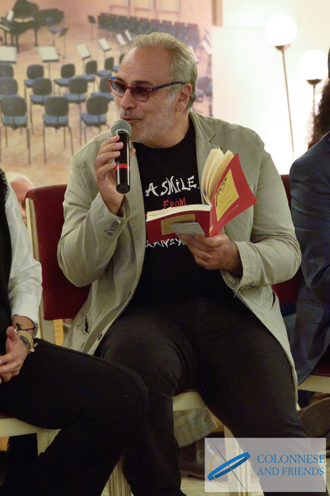 foto della presentazione del libro Antonio de Curtis, Il Principe Poeta