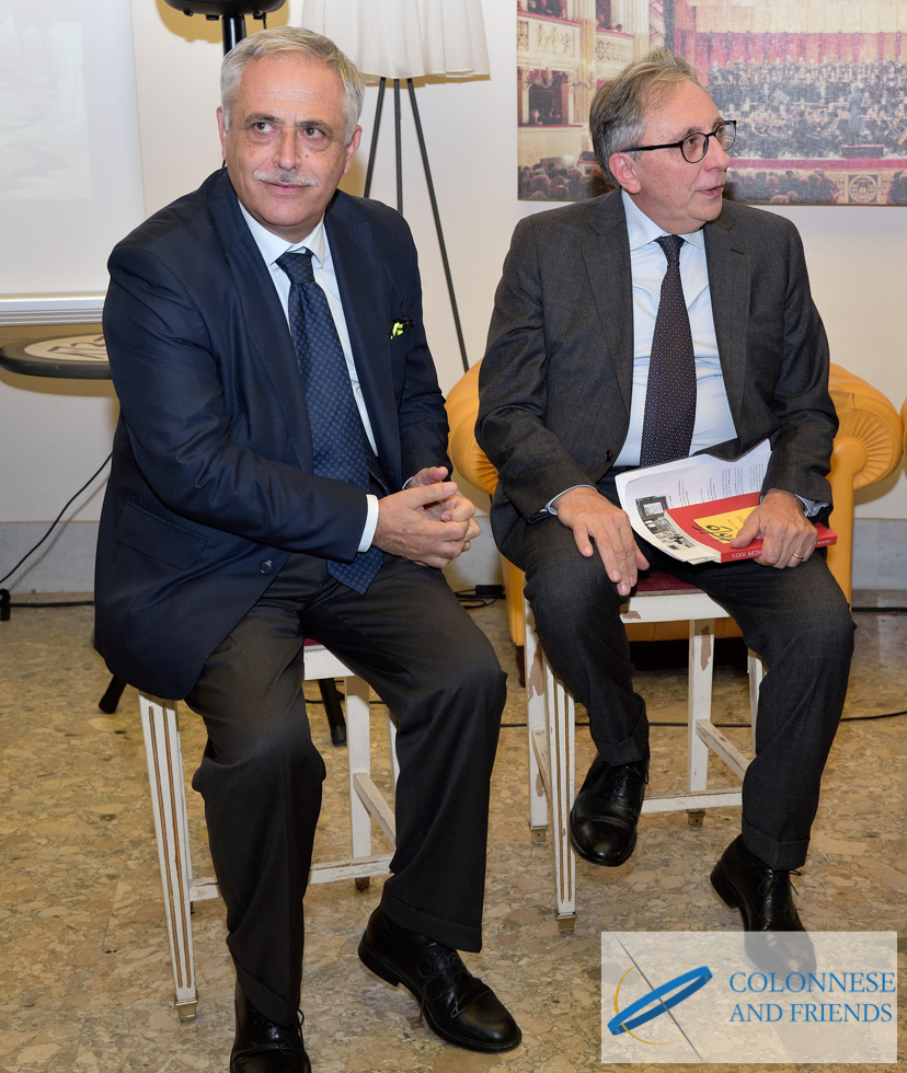 foto della presentazione del libro Antonio de Curtis, Il Principe Poeta